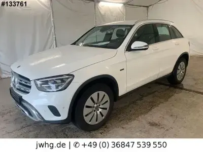 Używany Mercedes GLC300e 320 KM (235 kW) 2020 Biały SUV