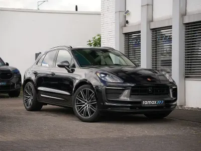 Gebraucht Porsche Macan 265 PS (194 kW) 2023 Tiefschwarz met. SUV