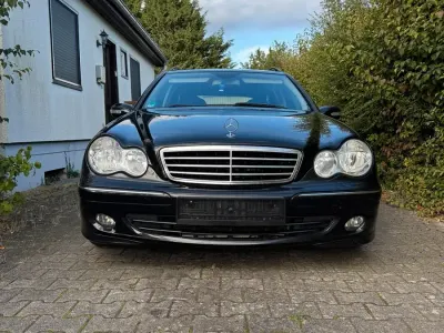 Używany Mercedes C280 Avantgarde 231 KM (169 kW) 2005 Czarny Kombi