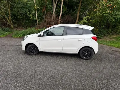 Gebraucht Mitsubishi Space Star 80 PS (58 kW) 2016 Weiß Kleinwagen
