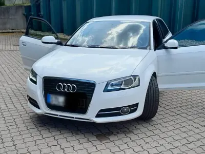 Gebraucht Audi A3 105 PS (77 kW) 2011 Weiß Kleinwagen