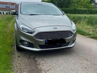Gebraucht 2016 Ford S-MAX Titanium Van / Kleinbus | 15.700 € (Fairer Preis)