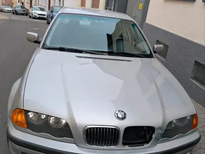 Gebraucht BMW 323 170 PS (125 kW) 2026 Silber Limousine