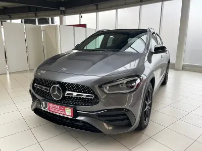 Gebraucht Mercedes GLA250 AMG line 224 PS (164 kW) 2023 Mountaingrau  met. SUV