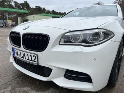 Gebraucht BMW M550 381 PS (280 kW) 2014 Perlmutt weiß (metallic) Limousine