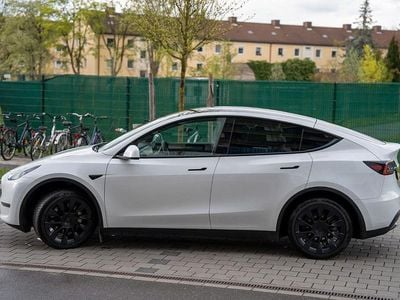 Second-hand Tesla Model Y 378 kW (514 CP) 2022 Alb SUV
