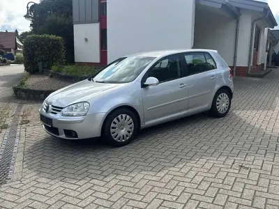 Gebraucht VW Golf V 80 PS (58 kW) 2007 Reflexsilber metallic Kleinwagen