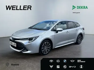 Gebraucht Toyota Corolla Team 184 PS (135 kW) 2022 Precious silver Kombi