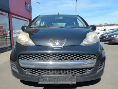 Gebraucht Peugeot 107 Style 68 PS (50 kW) 2011 Schwarz Kleinwagen