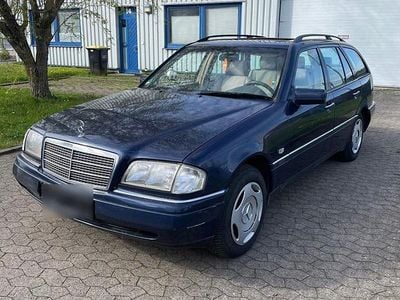 Usata Mercedes C180 Elegance 122 CV (89 kW) 1997 Blu Station wagon