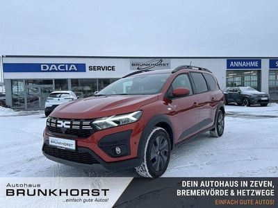 Neu Dacia Jogger Expression 101 PS (74 kW) 2025 Terracottabraun Van / Kleinbus