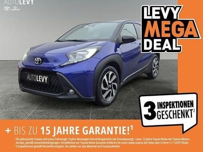 Gebraucht Toyota Aygo Pulse 72 PS (52 kW) 2023 Juniper blue 8y8/ black mica 2 Kleinwagen