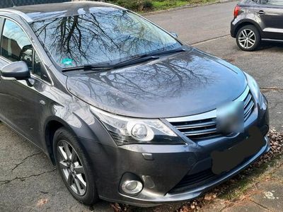 gebraucht Toyota Avensis 2.2 D-CAT Executive