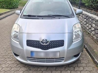 Brugt Toyota Yaris 69 HK (50 kW) 2008 Sølv Hatchback