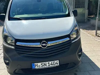 Gebraucht Opel Vivaro 120 PS (88 kW) 2017 Weiß Van / Kleinbus