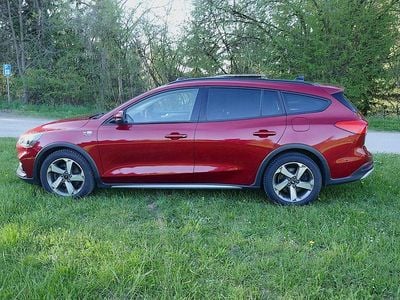 Second-hand Ford Focus Active 120 CP (88 kW) 2020 Roșu Berlinǎ