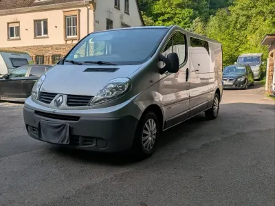 Gebraucht Renault Trafic 114 PS (83 kW) 2007 Silber Van / Kleinbus