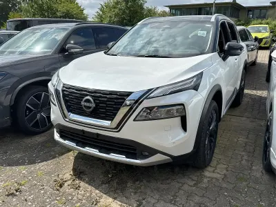 Neu Nissan X-Trail 360º 163 PS (119 kW) 2026 Zweifarbenlackierung: cearmic grey / diamond black SUV