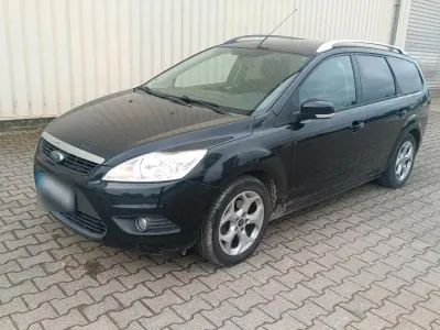 Gebraucht Ford Focus 105 PS (77 kW) 2011 Schwarz Kombi