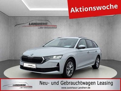 Moonweiss metallic Gebraucht 2025 Skoda Octavia Selection Kombi | 30.565 € (Guter Preis)