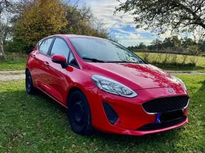 Gebraucht Ford Fiesta Cool & Connect 71 PS (52 kW) 2017 Rot Kleinwagen