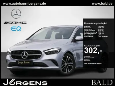 Używany Mercedes B200 Progressive 150 KM (110 kW) 2025 Srebrny Minivan