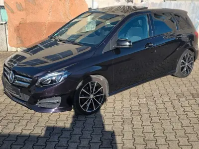 Używany Mercedes B200 156 KM (114 kW) 2015 Purpurowy Minivan