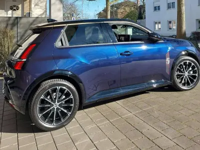 Gebraucht Renault 5 E-Tech Iconic 110 kW (150 PS) 2025 Blau Limousine