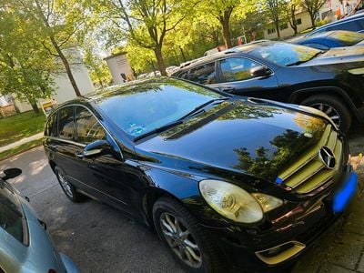Second-hand Mercedes R350 272 CP (200 kW) 2007 Negru Monovolum