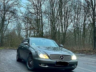Gebraucht Mercedes CLS320 224 PS (164 kW) 2006 Gold Coupé