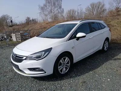 Usata Opel Astra Business 110 CV (80 kW) 2018 Bianco Station wagon