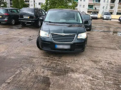 Używany Chrysler Voyager 2009 Czarny Minivan