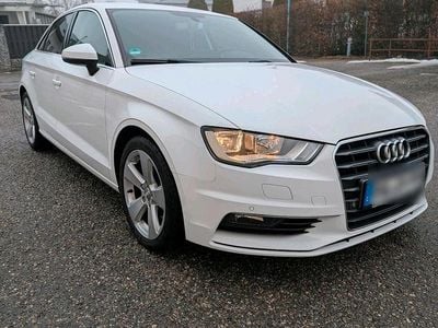 Gebraucht Audi A3 Design 150 PS (110 kW) 2015 Weiß Limousine