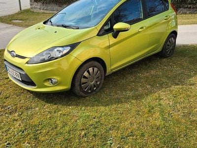 Gebraucht Ford Fiesta Titanium 82 PS (60 kW) 2012 Grün Kleinwagen