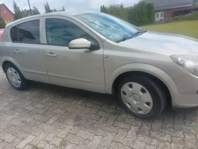 Gebraucht Opel Astra 105 PS (77 kW) 2003 Silber Kleinwagen