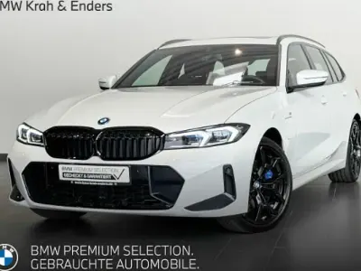 Gebraucht BMW 330e M Sport 292 PS (214 kW) 2025 Weiss Kombi