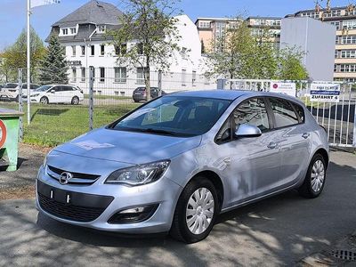 Usata Opel Astra Energy 140 CV (102 kW) 2014 Argento Berlina