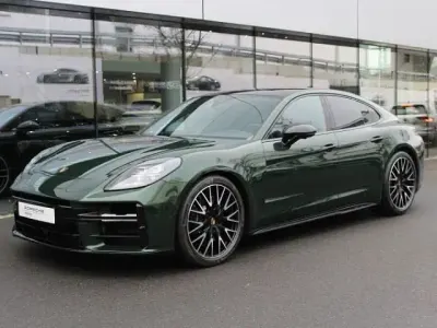 Gebraucht Porsche Panamera 500 PS (367 kW) 2025 Oakgrünmetallic neo (metallic) Kleinwagen