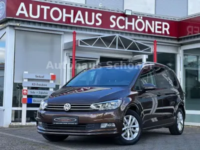 Gebraucht VW Touran Comfortline 150 PS (110 kW) 2016 Braun Van / Kleinbus