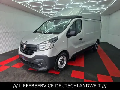 Gebraucht Renault Trafic Komfort 145 PS (106 kW) 2018 Silber Van / Kleinbus