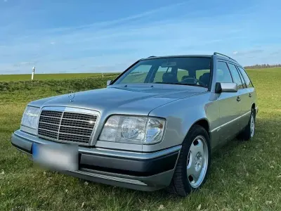 Gebraucht Mercedes 230 132 PS (97 kW) 1992 Silber Limousine