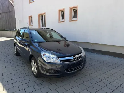 Gebraucht Opel Astra Edition 116 PS (85 kW) 2007 Grau Limousine