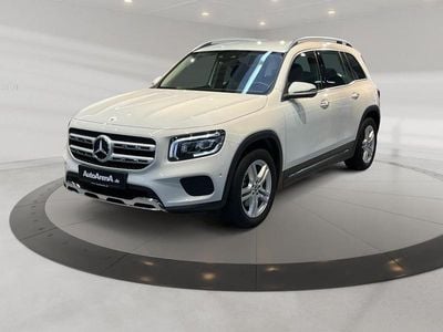 Mercedes GLB220