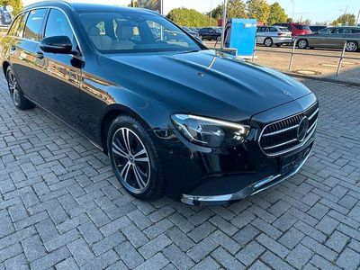 Schwarz Gebraucht 2021 Mercedes E220 Avantgarde Kombi | 28.999 € (Fairer Preis)