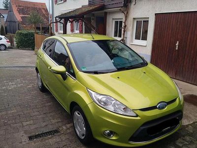 Gebraucht Ford Fiesta 97 PS (71 kW) 2009 Grün Kleinwagen