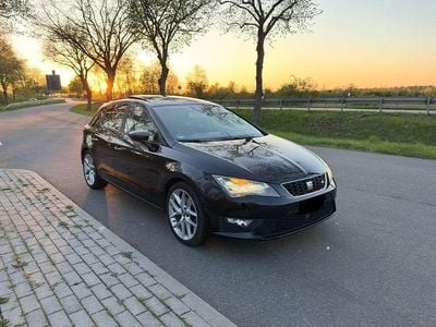 Second-hand Seat Leon FR 184 CP (135 kW) 2014 Negru Berlinǎ
