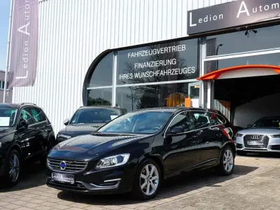 Usata Volvo V60 Summum 190 CV (139 kW) 2015 Nero Station wagon