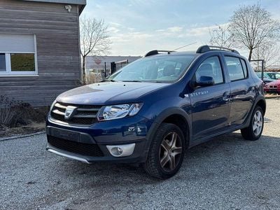 Second-hand Dacia Sandero Stepway Ambiance 90 CP (66 kW) 2016 Albastru SUV