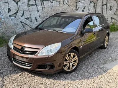 Gebraucht Opel Signum Edition 155 PS (114 kW) 2007 Braun Kleinwagen