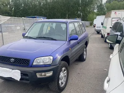 Gebraucht Toyota RAV4 128 PS (94 kW) 1999 Blau SUV